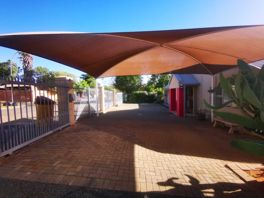 4 Bedroom Property for Sale in Langenhovenpark Free State